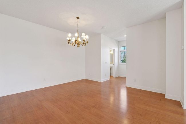 Beautiful high ceilings throughout | Image 21