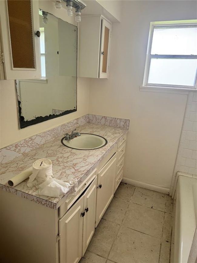 8903 Harvest Acres Dr, House other with 4 bedrooms, 2 bathrooms and null parking in Manvel TX | Image 6
