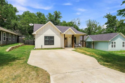 517 E Hanna St, Denison, TX, 75021-6437 | Card Image