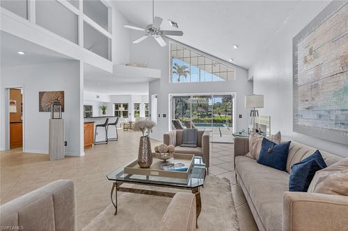 522 Cormorant Cv, NAPLES, FL, 34113-8413 | Card Image