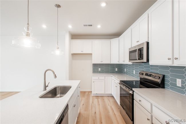 12417 Wescott Ave, Condo with 3 bedrooms, 2 bathrooms and null parking in Midlothian VA | Image 9