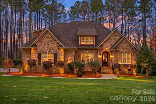 7404 Bay Cove Ct, Denver, NC, 28037-5517 | Card Image