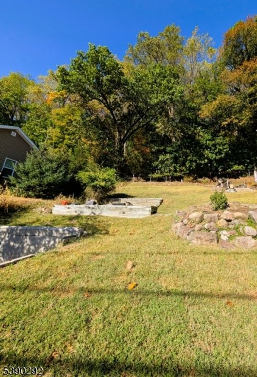 21 Thomas St, Clifton, NJ, 07013-1026 | Card Image