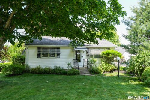 18 Clifton St, Old Lyme, CT, 06371-2009 | Card Image