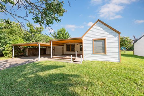913 Willow St, Pasadena, TX, 77506-5327 | Card Image
