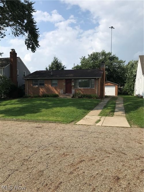 1017 Milford Street Ne, Canton, OH, 44714 | Card Image