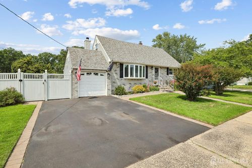 88 Bentley Ave, Old Bridge, NJ, 08857-1335 | Card Image