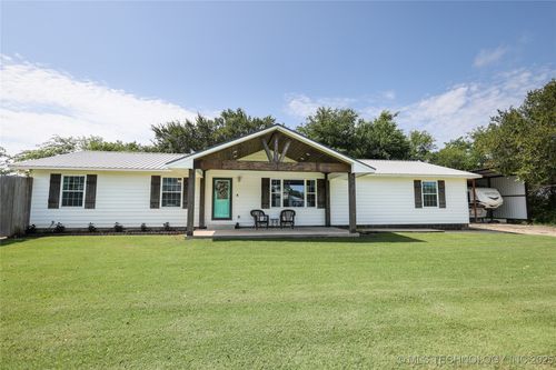 2200 Cedar Ln, Davis, OK, 73030-2720 | Card Image