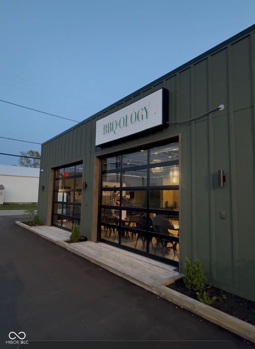 225 N Walnut St, Atlanta, IN, 46031-9597 | Card Image