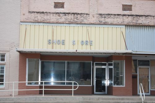 112 S Main St, Nashville, AR, 71852-2406 | Card Image