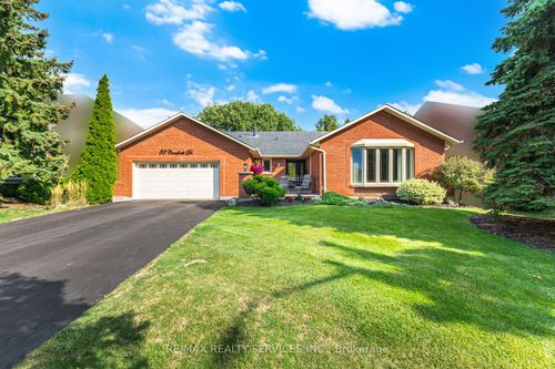 33 Carnforth Dr, Brampton, ON, L6Z1T8 | Card Image