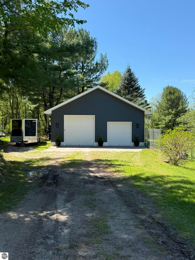 5867 Mabel Rd, House other with 5 bedrooms, 3 bathrooms and null parking in Williamsburg MI | Image 7