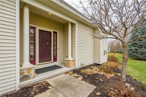 1042 Chapelhill Dr, Victor, NY, 14564-1524 | Card Image