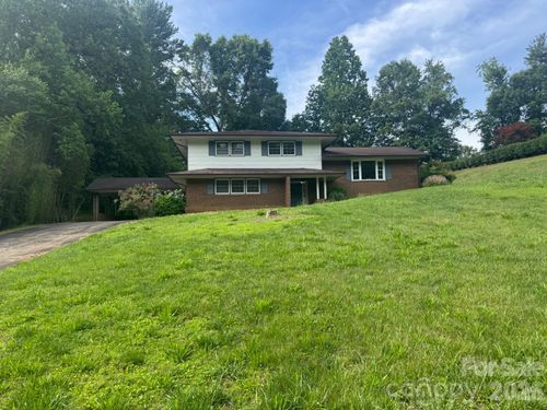 8417 Rolling Hills Ave, Hickory, NC, 28602-7422 | Card Image
