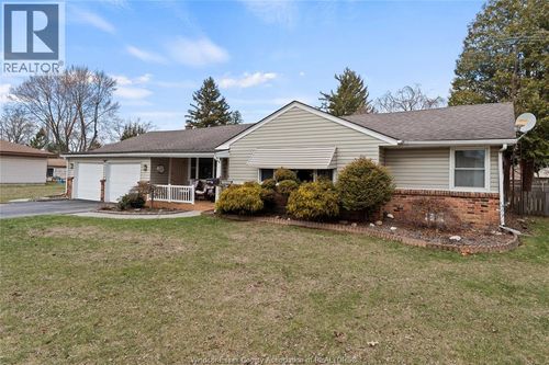 481 Maple Ave, Lasalle, ON, N9J1P3 | Card Image