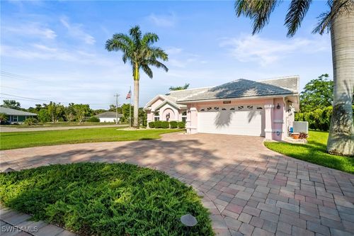 4226 Yarmouth Ct, NORTH FORT MYERS, FL, 33903-4947 | Card Image