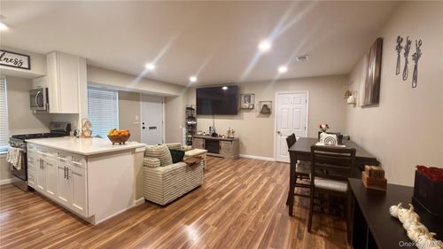 17-17 Cheyenne Ct, Coram, NY, 11727-1503 | Card Image
