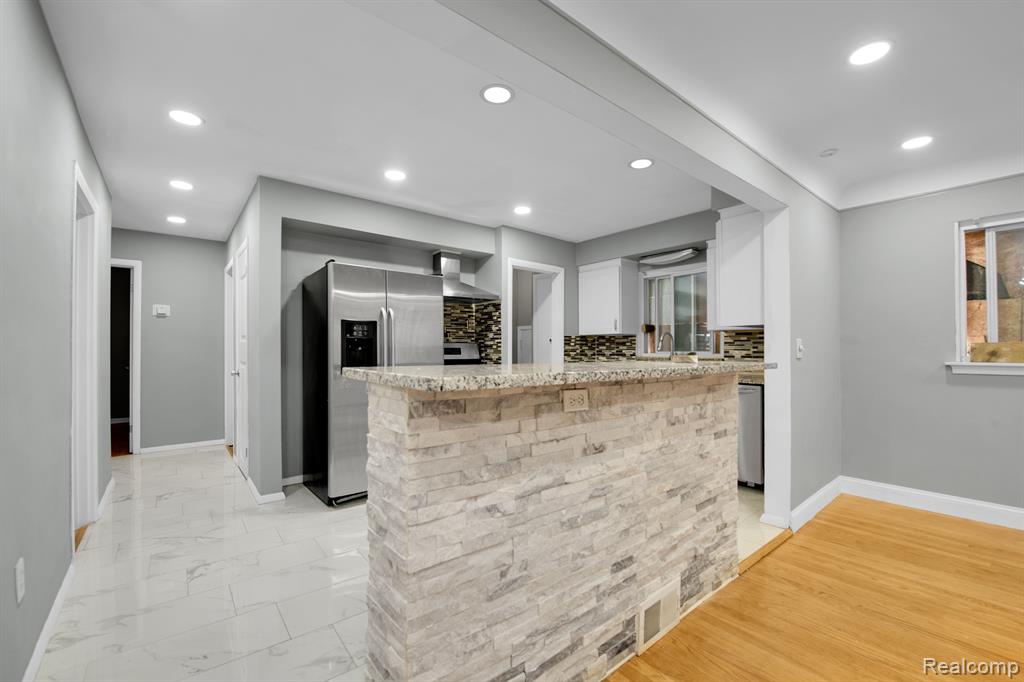 Greenfield Rd, Detroit, MI 48227