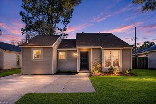 3521 Forest Glen Road, Virginia Beach, VA, 23452 | Card Image