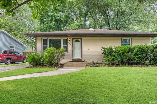 608 S 21st St, Chesterton, IN, 46304-2766 | Card Image