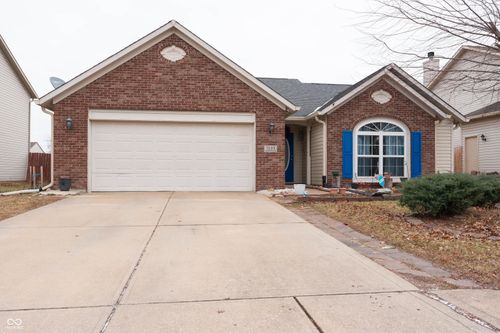 7233 Glenwick Blvd, Indianapolis, IN, 46217-5372 | Card Image