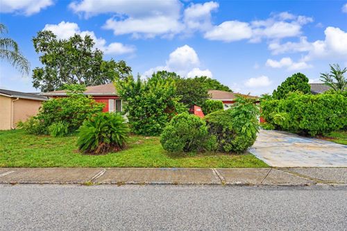 9641 Lakeside Ln, PORT RICHEY, FL, 34668-4115 | Card Image