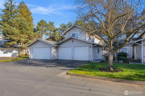 apt-b102-217 112th St Sw, Everett, WA, 98204-4944 | Card Image