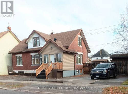 228 Archibald Street S, Thunder Bay (McKeller Park), ON, P7E1G3 | Card Image