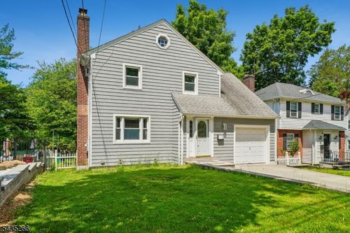 29 Laurel Ave, Livingston, NJ, 07039-2428 | Card Image