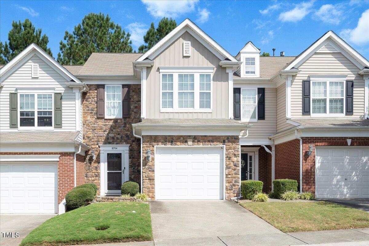 Owl Roost Pl, Raleigh, NC 27617