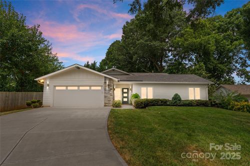 3931 Belshire Ln, Charlotte, NC, 28205-4901 | Card Image