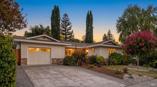 1739 Park St, Saint Helena, CA, 94574-1025 | Card Image