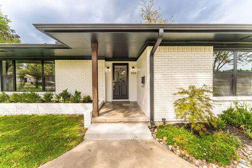 203 Walnut St, Terrell, TX, 75160-1643 | Card Image