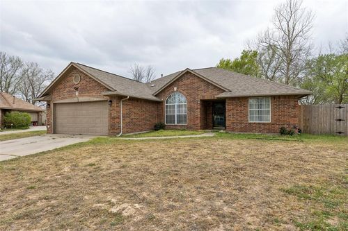 3616 Maggie Cir, Norman, OK, 73072-7622 | Card Image
