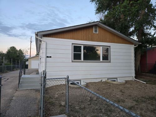 73 N 5th Ave, Mills, WY, 82604-2454 | Card Image