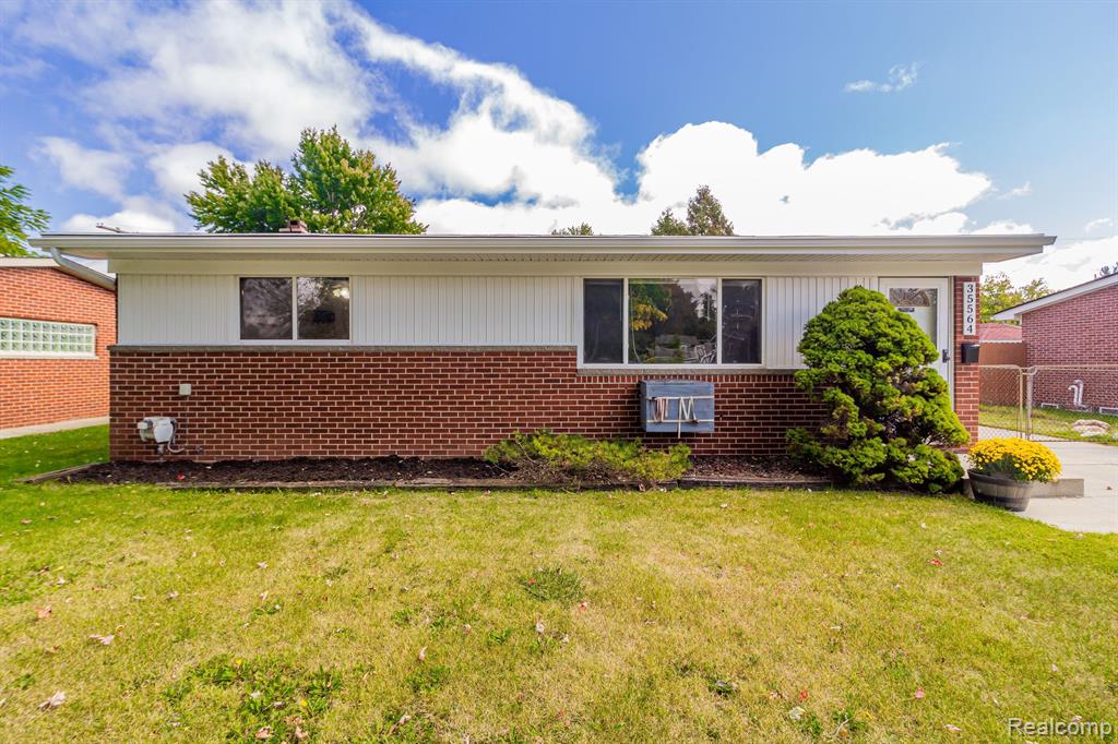 35564 Seville Street, Sold in Clinton Twp Zoocasa