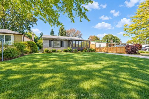 712 Annland St, Pickering, ON, L1W1B4 | Card Image