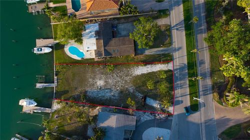 10304 Paradise Blvd, TREASURE ISLAND, FL, 33706-3121 | Card Image