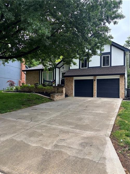 3507 Ne Logwood Ct, Lee's Summit, MO, 64064-1847 | Card Image
