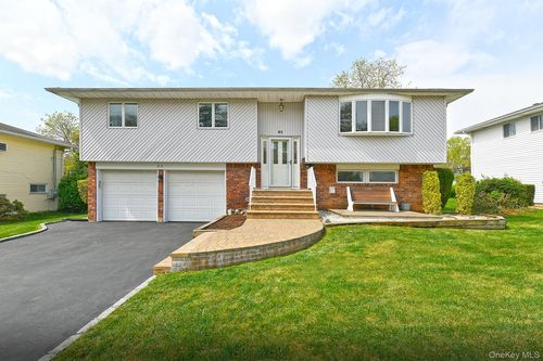 62 Beaumont Dr, Plainview, NY, 11803-2514 | Card Image