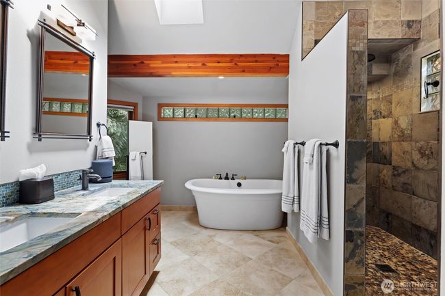 18608 Se 58 Th St, House other with 4 bedrooms, 4 bathrooms and 4 parking in Issaquah WA | Image 21