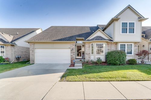 3868 Elvera Ln, Warren, MI, 48092-4370 | Card Image