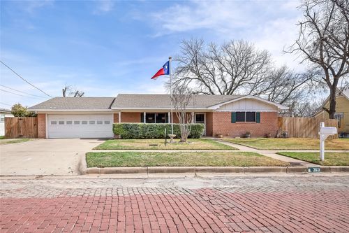 363 N Grafton St, Dublin, TX, 76446-1942 | Card Image