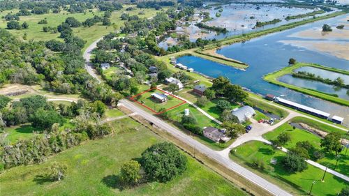 302444 Plantation Dr, Damon, TX, 77430 | Card Image