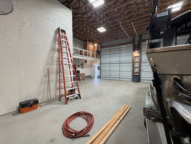 L View of garage | Image 22