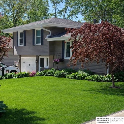 9157 Meadow Dr, Omaha, NE, 68114-2226 | Card Image