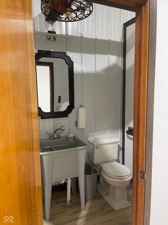 140 N Ohio St, Home with 0 bedrooms, 0 bathrooms and null parking in Martinsville IN | Image 9
