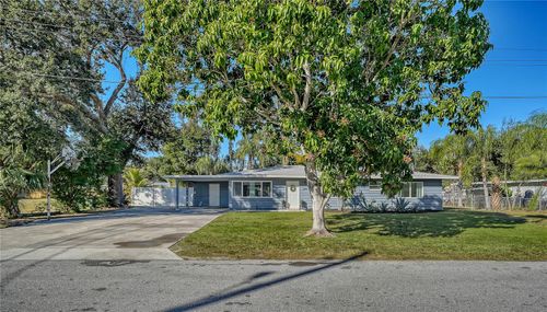 209 Briggs Ct, Sarasota, FL, 34237-5220 | Card Image