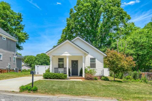 506 W D Ave, Easley, SC, 29640-1932 | Card Image