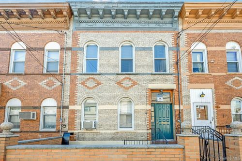 75-30 67th Dr, Middle Village, NY, 11379-2839 | Card Image